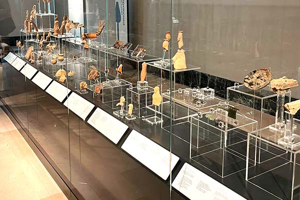Teche e Supporti in Plexiglass per il nuovo allestimento del Museo Archeologico Nazionale di Paestum