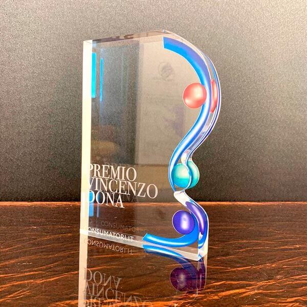 Premio in plexiglass realizzato per Unione Nazionale Consumatori